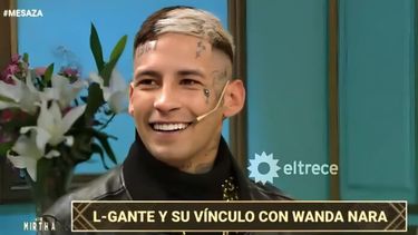 El cantante L-Gante lució su nueva sonrisa en la mesa de Mirtha Legrand. (X)