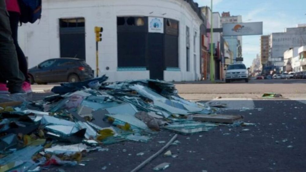 Ataque al local de La Cámpora en Bahía Blanca. - La Nueva -