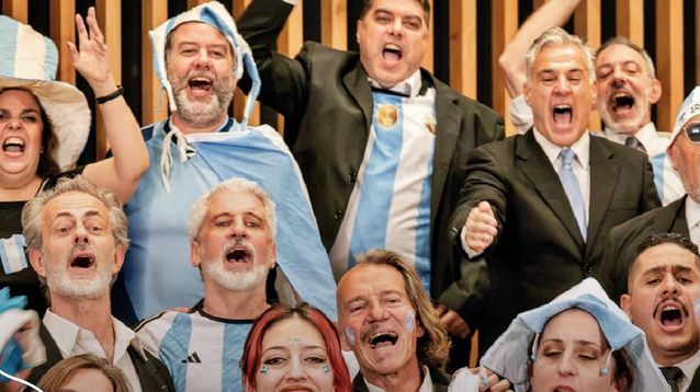 El Coro Polifónico Nacional presenta su espectáculo Coro Mundial.&nbsp;