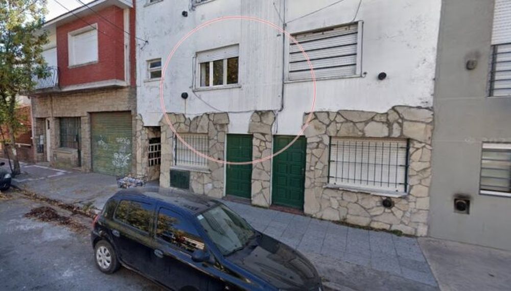 El cuerpo del hombre fallecido que pesaba 300 kilos fue retirado del primer piso de un departamento ubicado en la calle Garay entre Salta de Jujuy, en Mar del Plata.