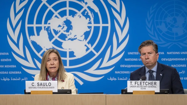 La Secretaria general de la OMM, la argentina Celeste Saulo, y el coordinador humanitario de Naciones Unidas, Tom Fletcher. En una conferencia de prensa en Ginebra.&nbsp;