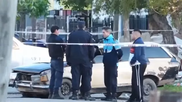 Un policía fue imputado por chocar y provocar la muerte de un nene de 2 años durante una persecución en Lomas de Zamora.