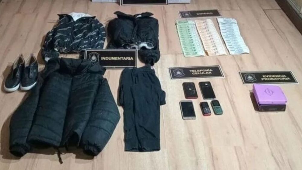 Un menor de 16 años y una mujer de 24 fueron aprehendidos acusados de ser los autores materiales de un “cuento del tío” en Junín . - La Verdad de Junín -