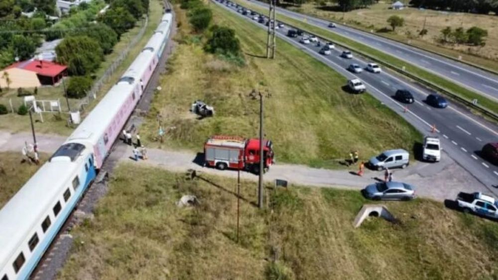 Accidente ferroviario en la Adela, partido de Chascomús. - El Cronista -