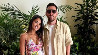 Antonela Rocuzzo y Lionel Messi. (Instagram @leomessi)