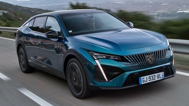 El nuevo Peugeot 408 GT.