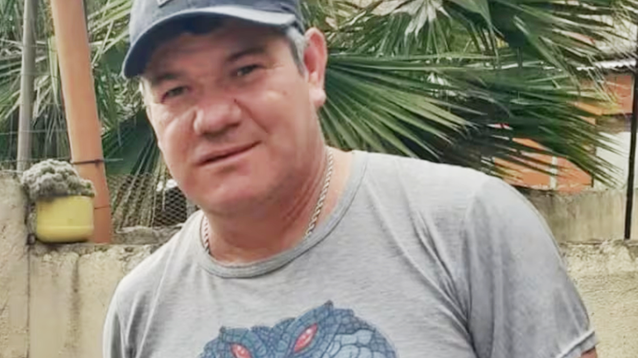 El cuerpo de Alcides Ledesma Patiño, uno de los dos pescadores desaparecidos, fue hallado en el Río de la Plata. El cuerpo de Alcides Ledesma Patiño, uno de los dos pescadores desaparecidos, fue hallado en el Río de la Plata.