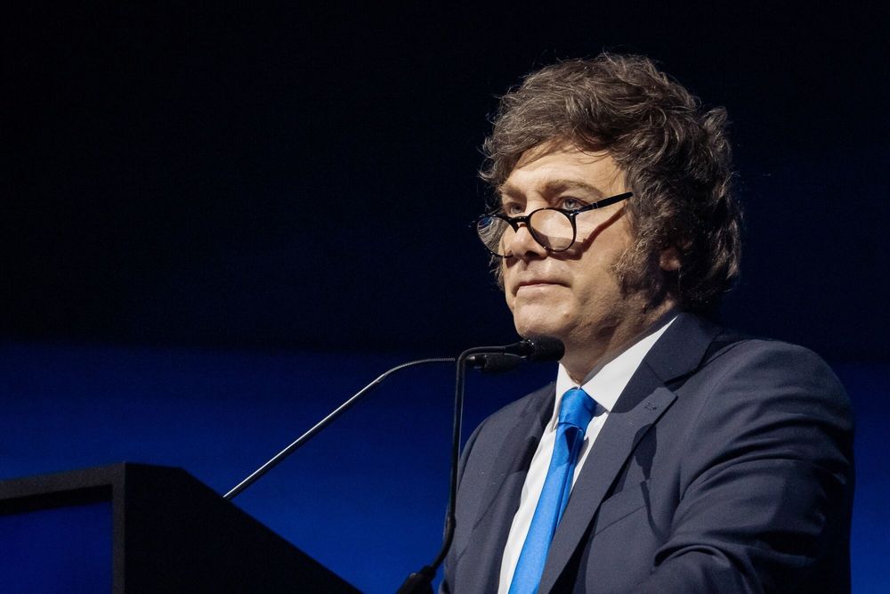 El presidente Javier Milei definirá por decreto el monto del salario mínimo.&nbsp;