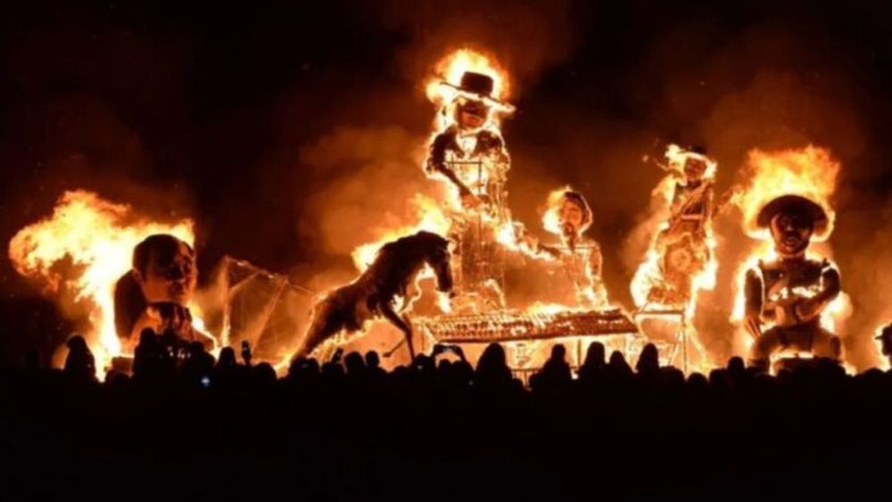 La Plata y su tradicional quema de muñecos.