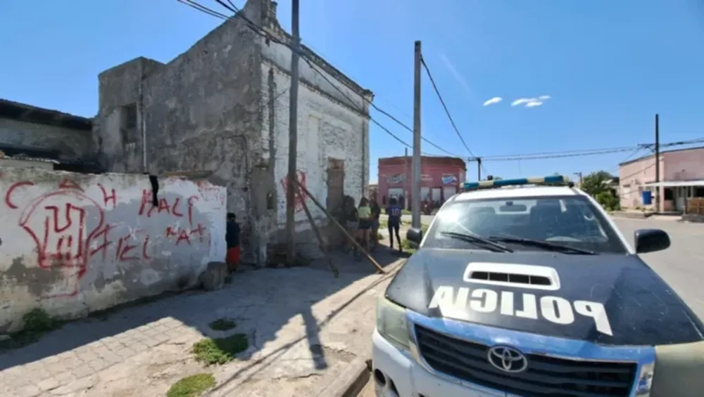 El hallazgo ocurrió en una casa ubicada en Canning al 3.200 (Foto La Nueva).