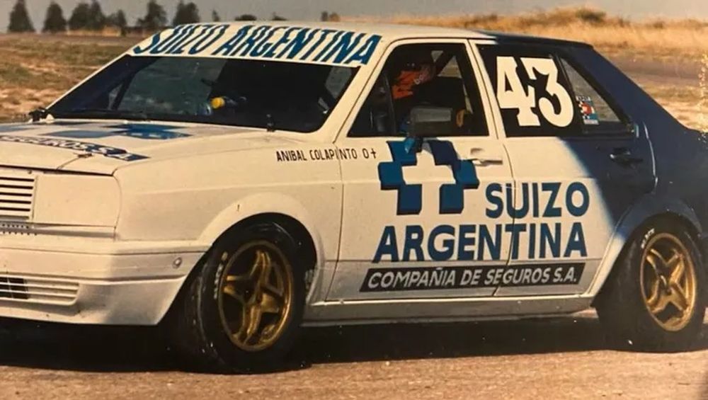 El VW Gacel n&uacute;mero 43 de An&iacute;bal Colapinto en TN, all&aacute; por los a&ntilde;os 90.