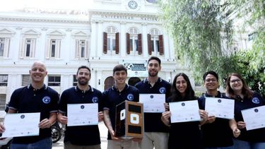 la unlp distinguio a los investigadores que participaron de la creacion del satelite atenea