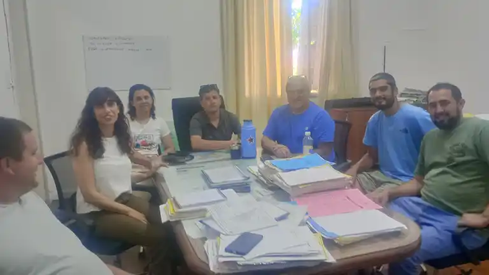Los flamantes egresados en la sede del municipio. Los flamantes egresados en la sede del municipio.