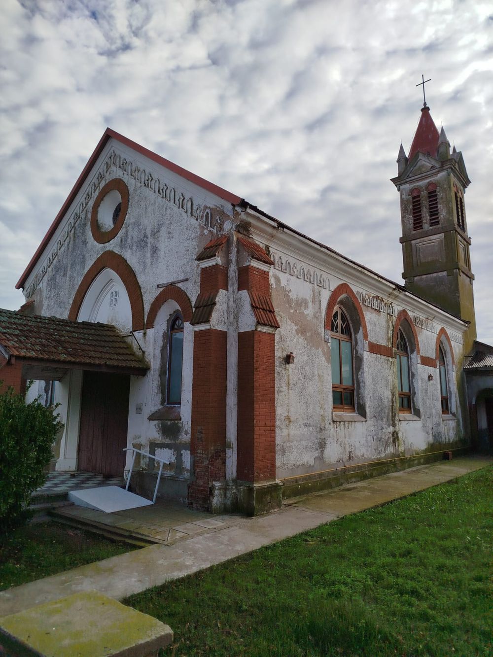 La Iglesia de Santa Clotilde. La Iglesia de Santa Clotilde.