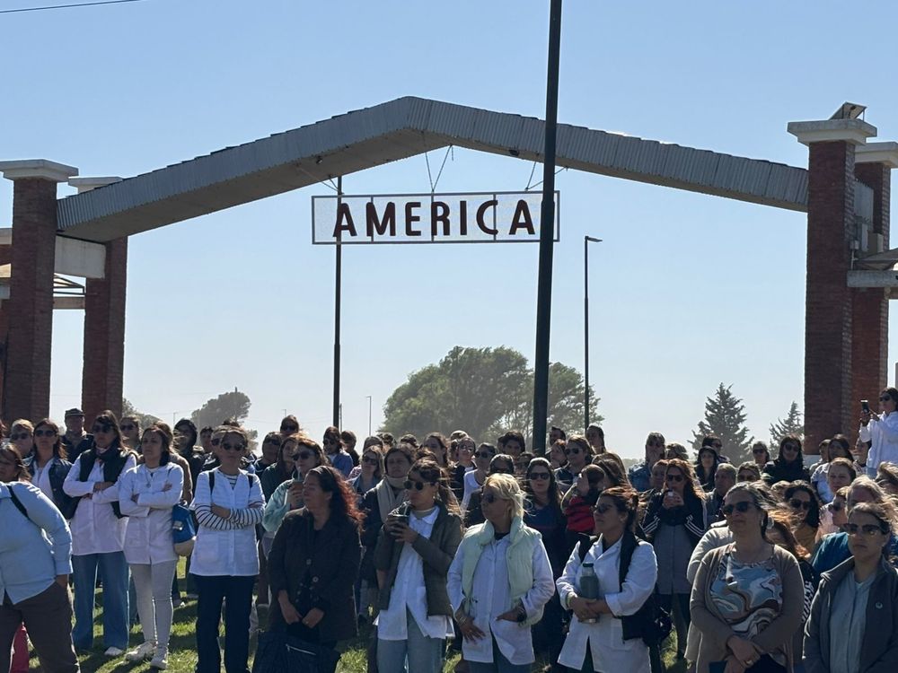 Docentes de América exigen mejores rutas.