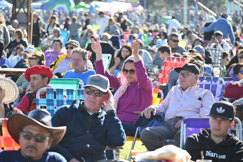 La gente en la Fiesta del Mate y la Torta Frita. (La Voz del Pueblo) La gente en la Fiesta del Mate y la Torta Frita. (La Voz del Pueblo)
