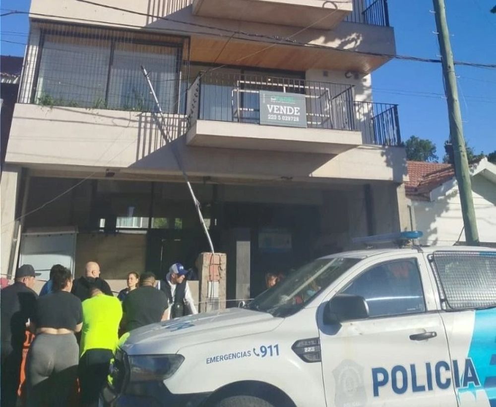 El edificio en construcción donde cayó y murió el operario.
