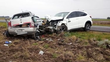 Así quedaron las dos camionetas tras el impacto. (Gentileza Ecos Diarios de Necochea)