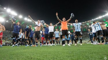 Punto alto. La celebración tras el triunfo en la casa de Brasil. - AFA -