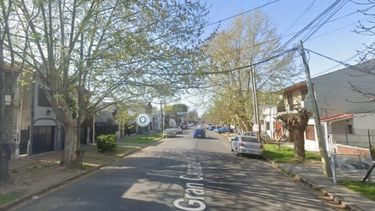 El episodio ocurrió en un barrio tranquilo de Quilmes, en la calle Tucumán entre Gran Canaria y Canal de Beagle. (Google Maps)