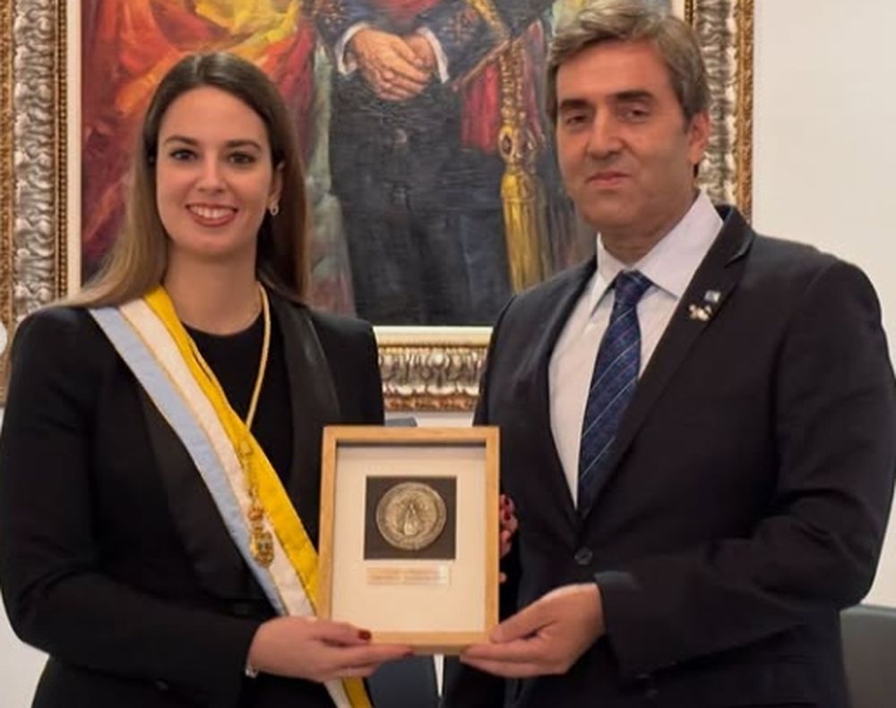 La alcaldesa de Palos de la Frontera y e intendente de Luján. La alcaldesa de Palos de la Frontera y e intendente de Luján.