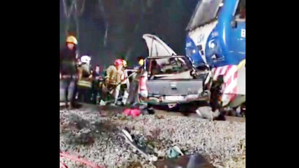 Captura de video del momento del accidente. (X/smnoticias.com)