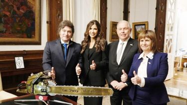 la Secretaria de Seguridad Nacional de los Estados Unidos, Kristi Noem, quien fue recibida en Casa Rosada por el Presidente Javier Milei y los ministros Patricia Bullrich y Gerardo Werthein. (Oficina del Presidente de la República Argentina)