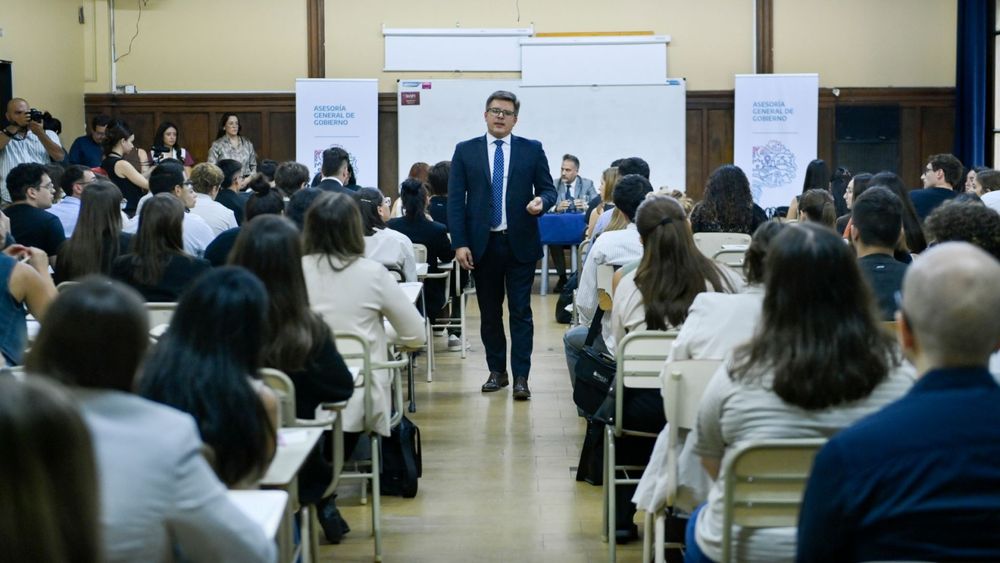 El asesor general de Gobierno, Santiago Pérez Teruel, encabezó el examen de suficiencia correspondiente a la tercera etapa del Programa de Incorporación de Trabajadores y Trabajadoras al organismo provincia.