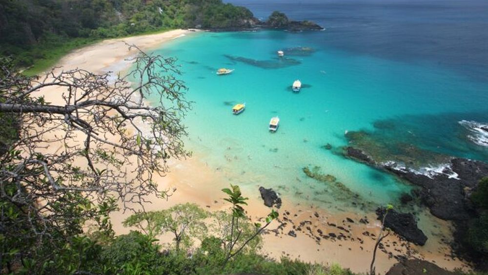 Baia do Sancho, destino increíble de Brasil.