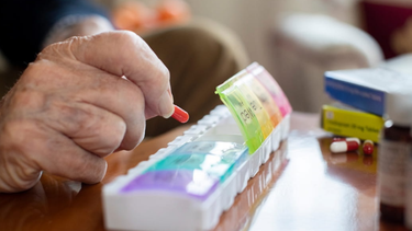 El cambio de sistema de validación de recetas  de PAMI afecta directamente a las farmacias y los afiliados. (Archivo)