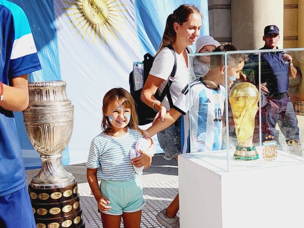 La Copa del Mundo, la Copa América y la Finalissima recorren el país. - Tandil -