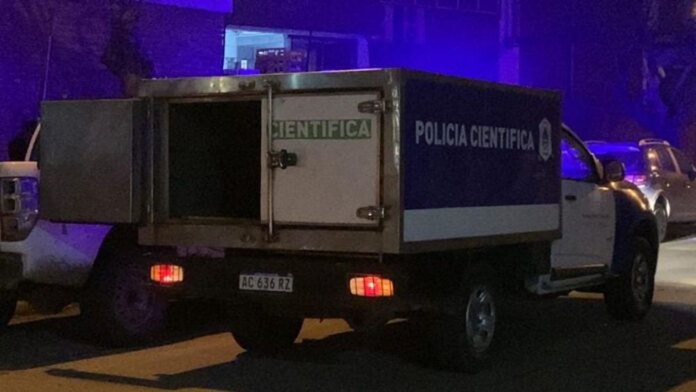 La Policía Científica trabajó en el lugar donde falleció Brian Cabrera. (La Capital)