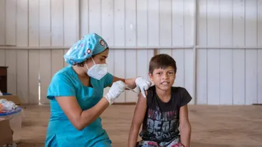 Vacunacion nino Peru - UNICEF UN0724497.jpg