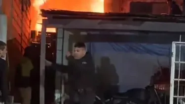La vivienda destruida por el fuego en Pablo Nogués.