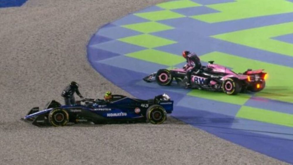 Los autos de Franco Colapinto y Esteban Ocon, fuera de carrera. - Captura de pantalla -