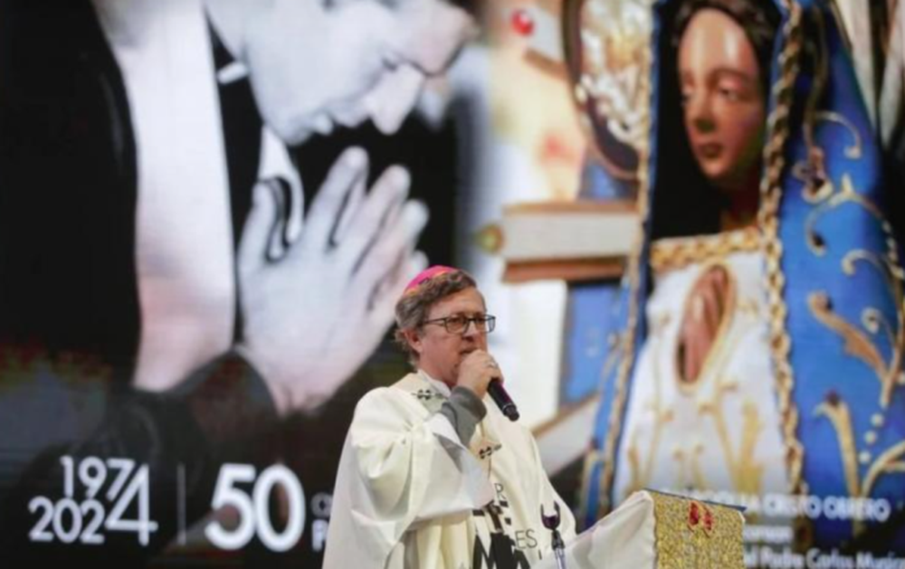 El arzobispo de Buenos Aires, monseñor Jorge García Cuerva, presidió este domingo la misa por los 50 años del “martirio” del padre Carlos Mugica en el Luna Park. (AICA)