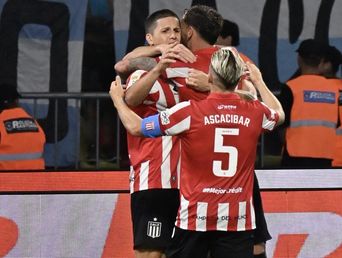 Estudiantes festejó en Santiago del Estero y es el nuevo campeón del fútbol argentino.