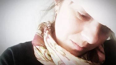 Puede presentarse debilidad, fatiga, ansiedad, mialgias, alteraciones en el sueño y depresión.