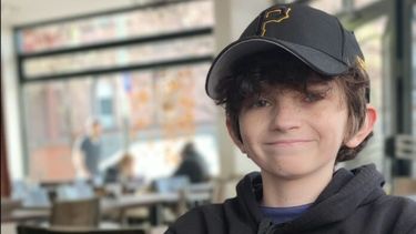 El superhéroe bahiense Thiago Cornago, luchó contra el cáncer durante siete años. (Facebook/Las aventuras de Súper T)