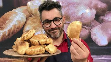 Las empanadas cortadas a cuchillo de Juan Braceli.