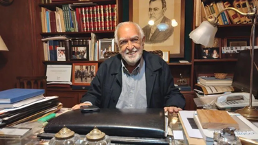 El excamarista Ricardo Gil Lavedra durante la entrevista brindada en Azul.