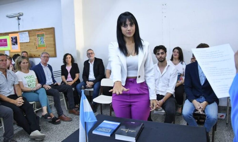 Fiorella Damiani el 14 de diciembre de 2023, cuando asumió su cargo de consejera escolar. - La Nueva -