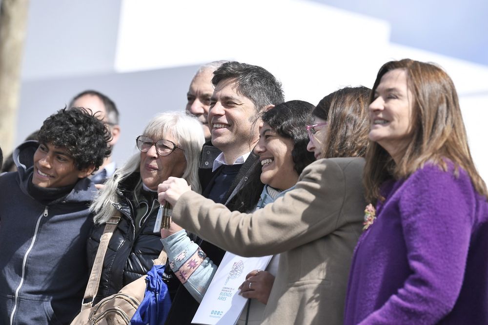 Axel Kicillof en la entrega de viviendas.&nbsp;