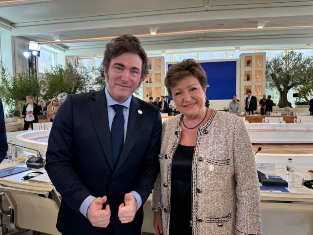 El Presidente Javier Milei con Kristalina Georgieva, directora gerente del FMI en un contacto que mantuvieron en junio.