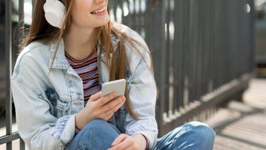 Se trata de un concepto amplio que engloba higiene, nutrición y estilo de vida, factores ambientales y socioeconómicos, y la automedicación.