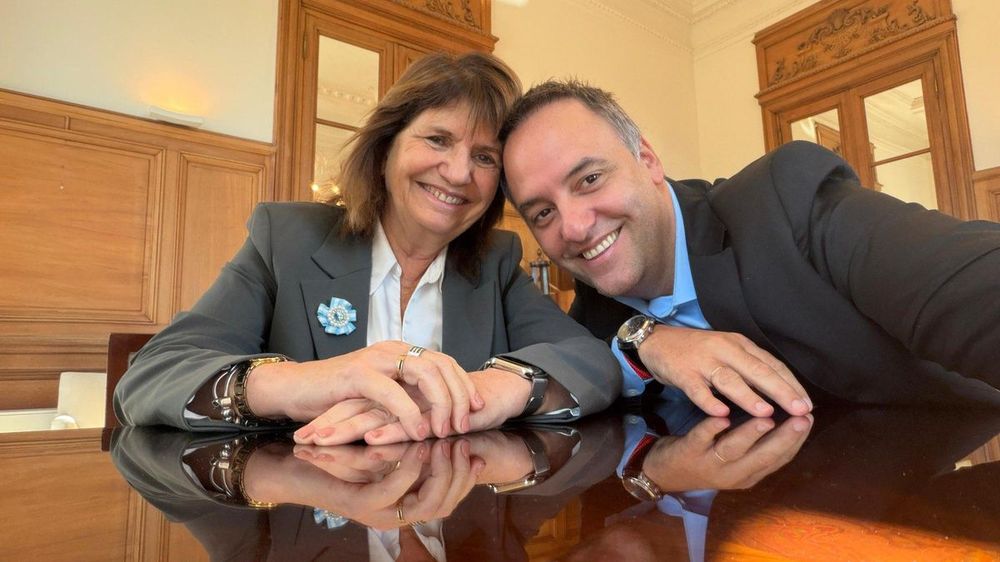 Otros tiempos, Patricia Bullrich junto a Manuel Adorni.