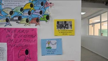 Afiches realizados por estudiantes sobre la última dictadura militar. (Portal abc)