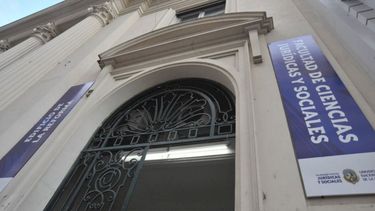 La imputada tenía un supuesto título de la Facultad de Ciencias Jurídicas y Sociales de la UNLP.