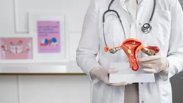 El cáncer de cuello uterino es una enfermedad causada por el crecimiento descontrolado de las células del cuello del útero.