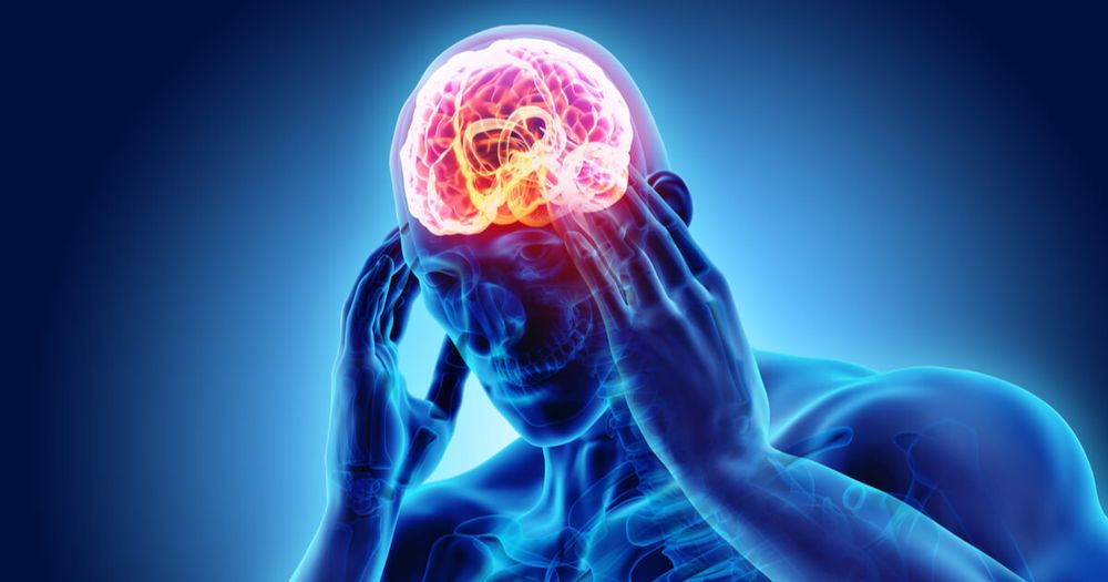 La migraña produce dolor pulsátil generalmente en un solo lado de la cabeza, que empeora con la actividad física y suele acompañarse de hipersensibilidad a la luz, los sonidos o incluso los olores.&nbsp; &nbsp;